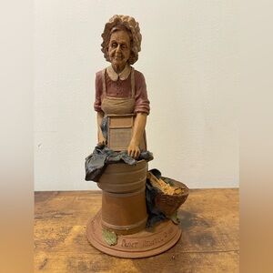 1988 Tom Clark Aunt Jewell Washerwoman Woman Wash Pot Scrub Board 9.5" Vintage
